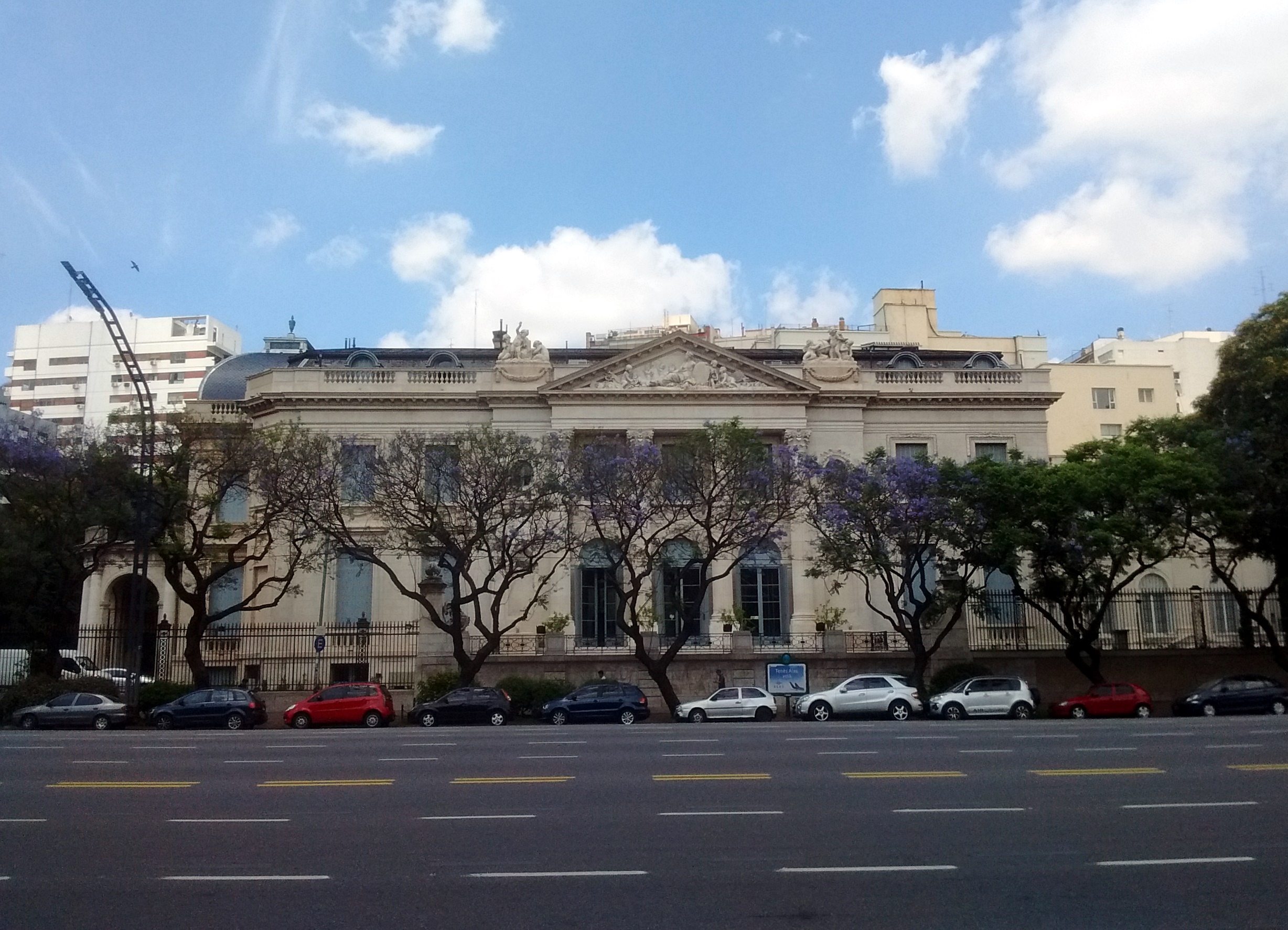 El Museo Nacional de Arte Decorativo reabre la Biblioteca de Matías Errázuriz tras una meticulosa restauración​