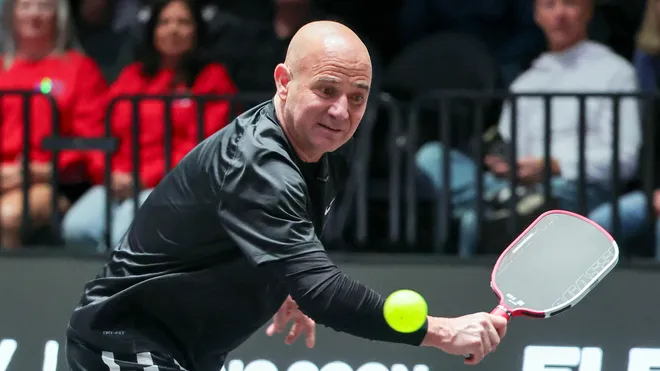 Andre Agassi debuta con éxito en el pickleball profesional a los 55 años