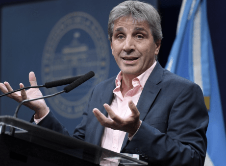 Caputo destacó superávit fiscal en febrero y defendió el ajuste del&nbsp;gasto