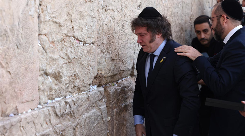 Milei inició su visita a Israel con una oración en el Muro de los Lamentos y recibió una “bendición”&nbsp;policial