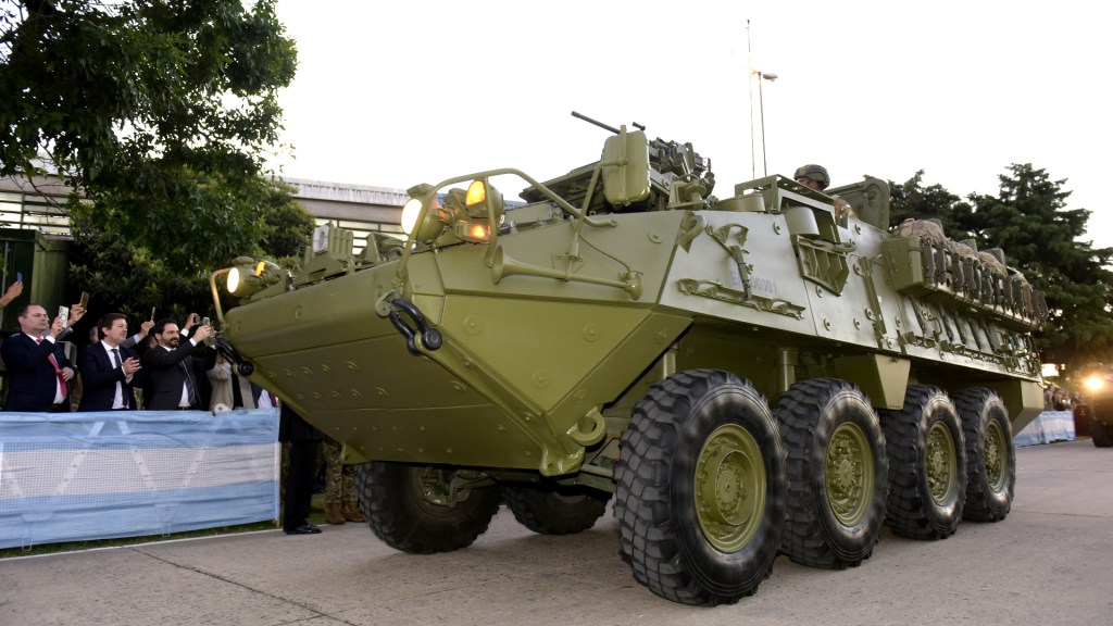 Llegan al Ejército los Stryker 8×8 comprados por Petri e impulsados por Milei en el plan de&nbsp;modernización