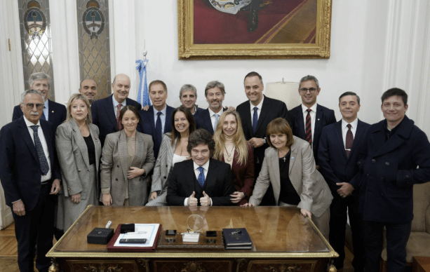 El Gobierno afinó su agenda parlamentaria en una mesa política con tensiones&nbsp;internas