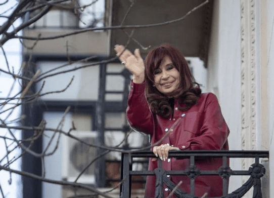 Militantes volvieron a concentrarse frente a la residencia de Cristina Kirchner en&nbsp;Constitución