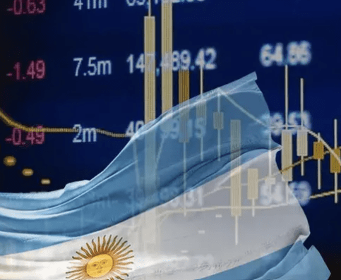Fuerte salto de acciones argentinas y caída del riesgo país a mínimos de ocho&nbsp;años