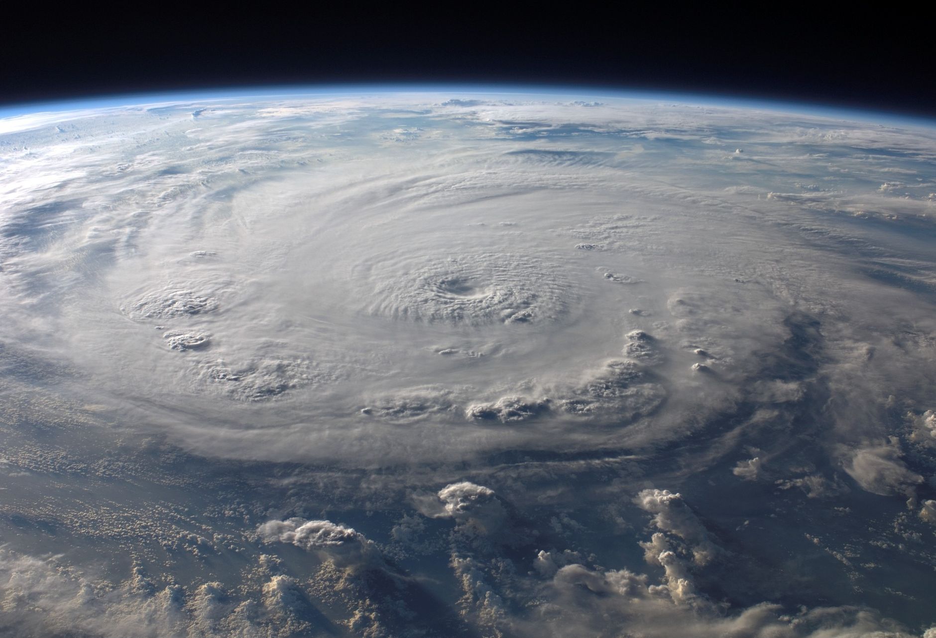 El Niño potenció al huracán Polo hasta convertirlo en categoría 5 y pone en riesgo las costas de México