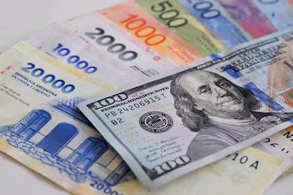 Cuánto vale el dólar hoy, 8 de octubre: oficial a $1.540 y blue a $1.555